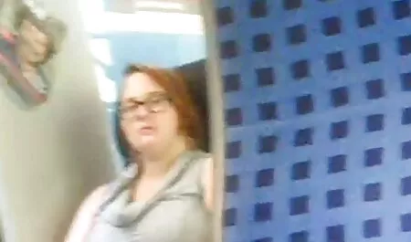 Chick stimmt mit dem Inspektor deutsche pornofilme mit reifen frauen auf der anderen Seite des Bettes.