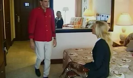 Mädchen haben reife deutsche sex Spaß mit ihren Freunden.