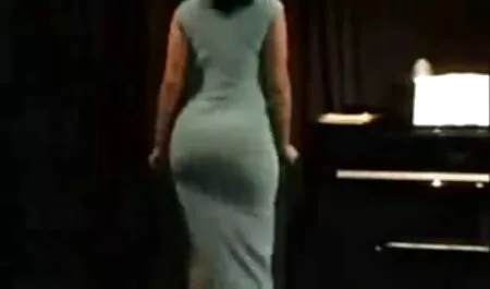 Der Athlet bietet ältere deutsche gefickt zwei Pfeile in anal