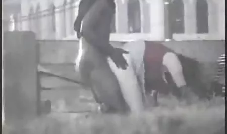 Ein brauner sex mit reifer deutscher frau Haar Südturm vor Ihren Freunden.