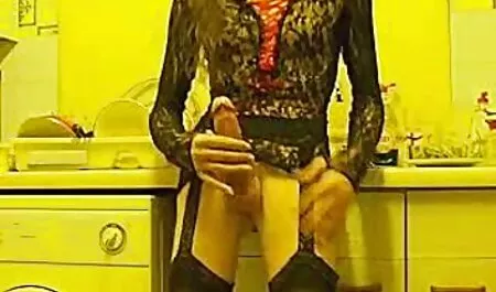 Mädchen reife deutsche sex stimmte zu, sex mit Kunden zu haben