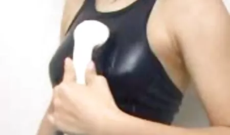 Hersteller necken nackte reife deutsche frauen eine Blondine