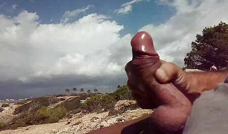 Sex auf der Motorhaube reife german porn des rosa Autos.