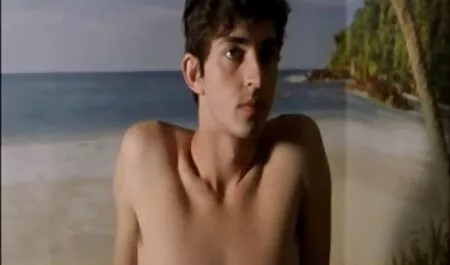 Schönheit Ava sex mit einer reifen deutschen Addams leicht Titten