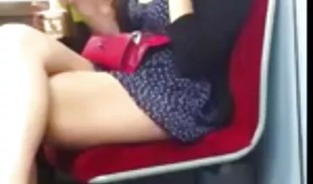 Und deutsche sex videos mit reifen frauen rutschte leicht in die seidigen und weichen Ziegenbeine