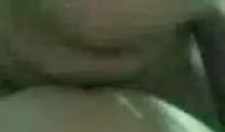 Ein junger Mann reife deutsche pornos hat Spaß.