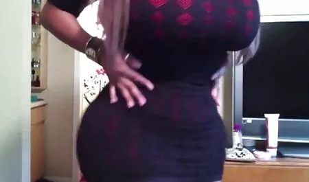 Der sex mit alten deutschen frauen Fahrer traf ein Mädchen im Gasthaus.