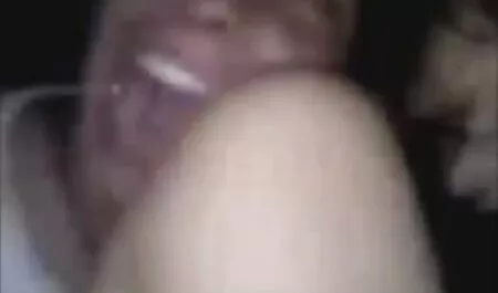 Er legte seinen Arsch auf seinen Penis in reife deutsche sex das Thema.