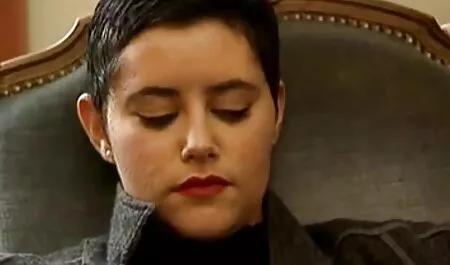 Männer lieben es, mit zwei nackten Mädchen deutsche reife frauenpornos zusammen zu sein.