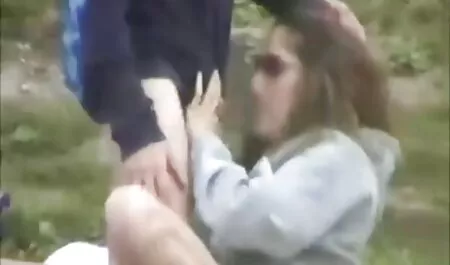 Blonde Sie ist ein deutsche alte weiber pornos Musiker