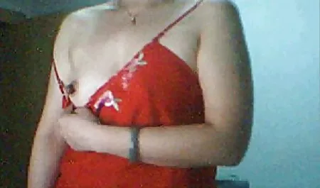 Ein schwarzer Kerl klebt reife deutsche frauen porn einen großen Stier