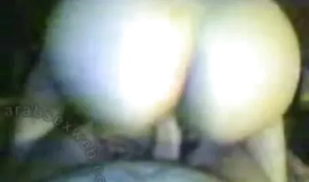 Schönes Sitzen an einem separaten Ort, und der eifrige Schwanz des Nachbarn reife deutsche frauen porn