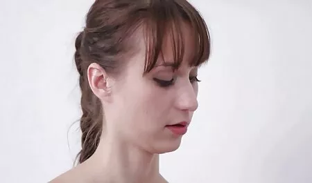 Die Cowboys essen ein asiatisches Arschloch auf dem deutsche reife porno Küchentisch.