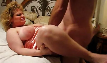 Macho Mann versuchte, seine zu runden Schraube zu befreien und deutsche alte geile weiber