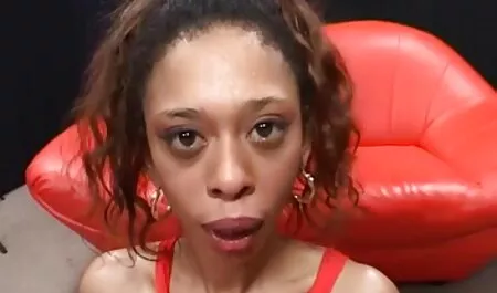 Ein Mann, der die Glieder eines heißen und deutsche alte weiber pornos engen entführt.